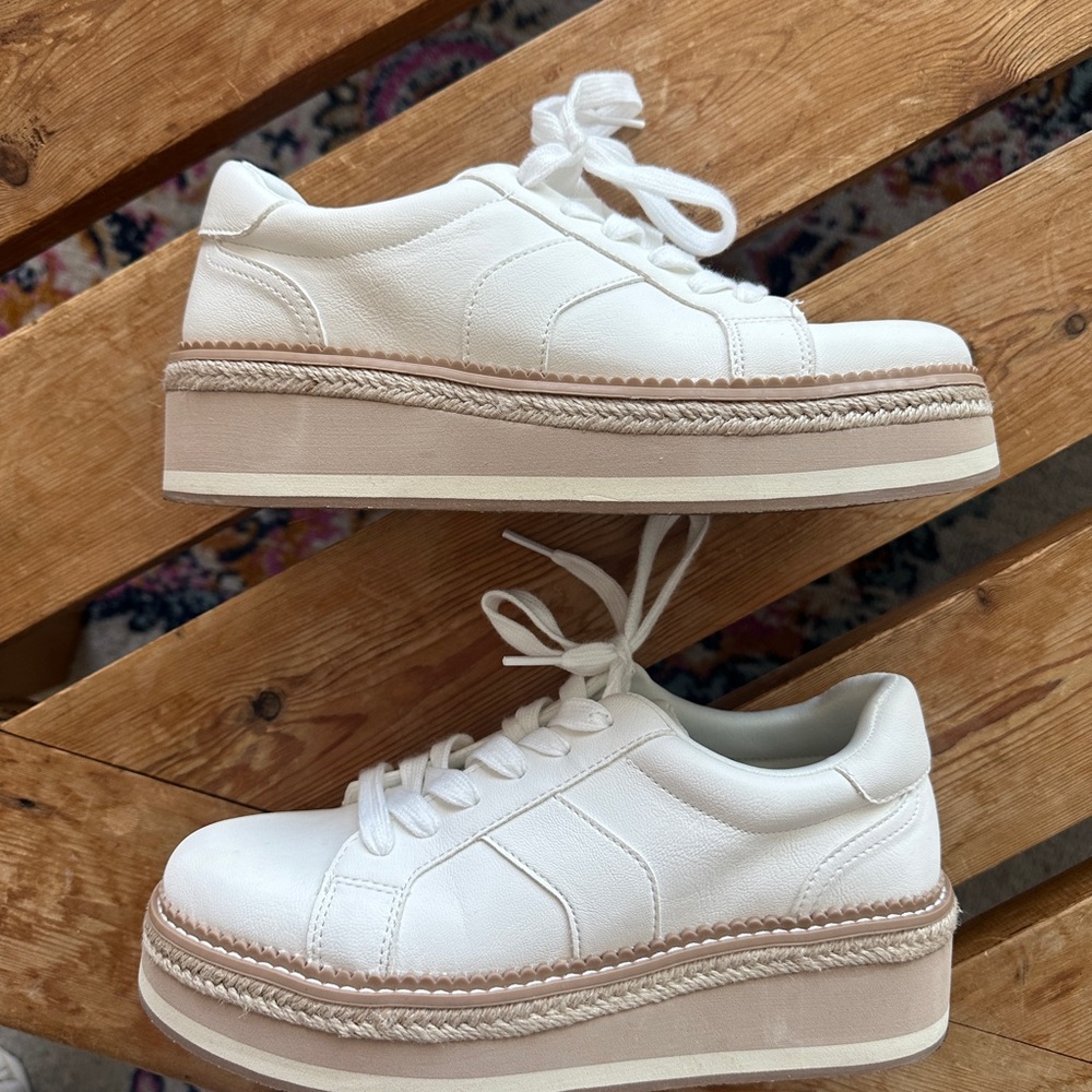 DV by Dolce Vita
Bailey Espadrille Platform
Sneaker - Picture 3 of 6